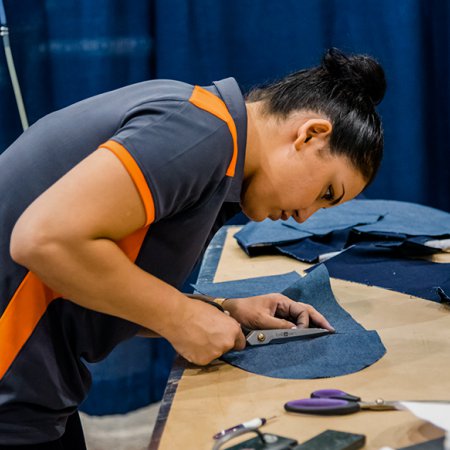 Patronni&egrave;re de v&ecirc;tements