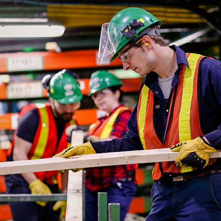 Surveillant dans la transformation des produits forestiers