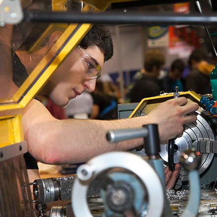 Opérateur de machines d'usinage