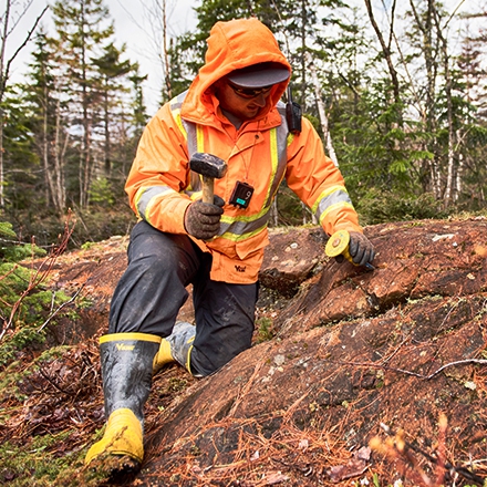 Technicien en géologie et en minéralogie